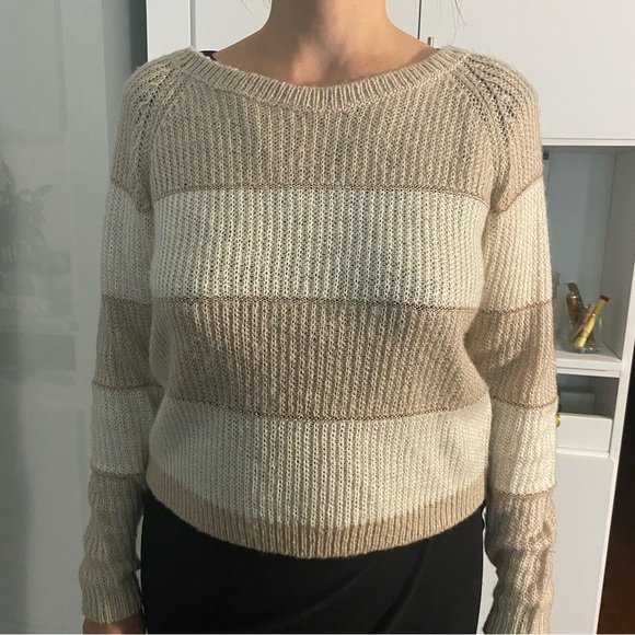 Light and comfy knitted sweater size XS - Picture 7 of 8